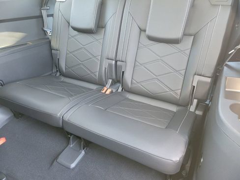 New 2026 Volkswagen Atlas SE image 10