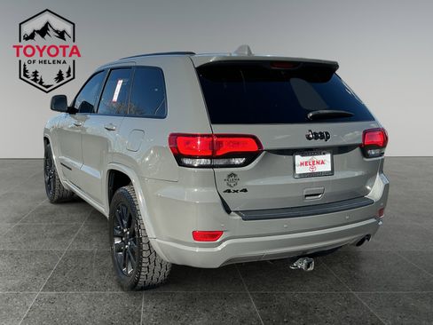 Used 2020 Jeep Grand Cherokee Altitude image 3