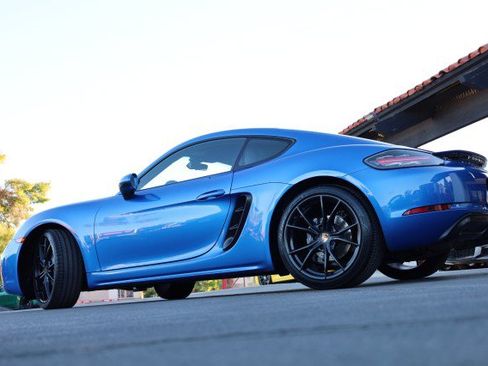 Used 2017 Porsche 718 Cayman image 17