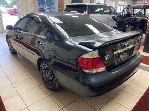 Used 2006 Toyota Camry LE FWD image 3