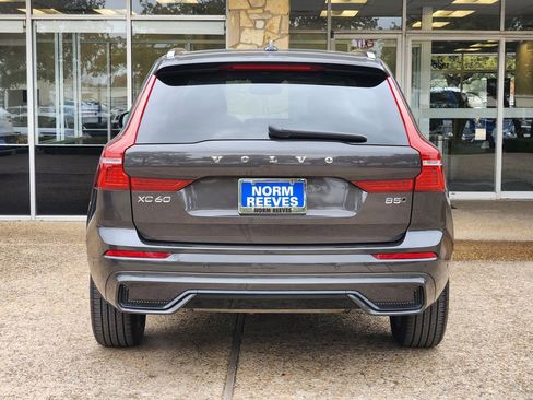 Used 2023 Volvo XC60 B5 Plus w/ Climate Package image 5
