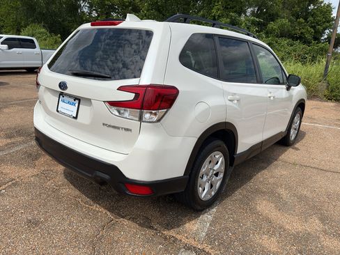 Used 2022 Subaru Forester AWD/4WD image 4
