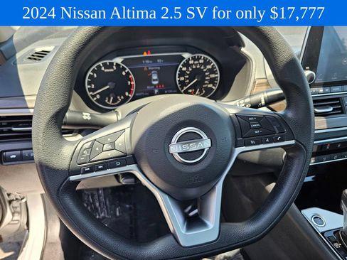 Used 2024 Nissan Altima 2.5 SV FWD image 25