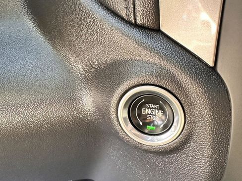 Used 2021 Chevrolet Silverado 1500 LT image 25