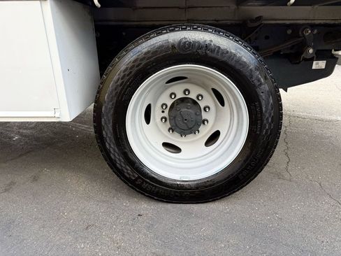 Used 2024 Ford F450 XL w/ XL Chrome Package image 9