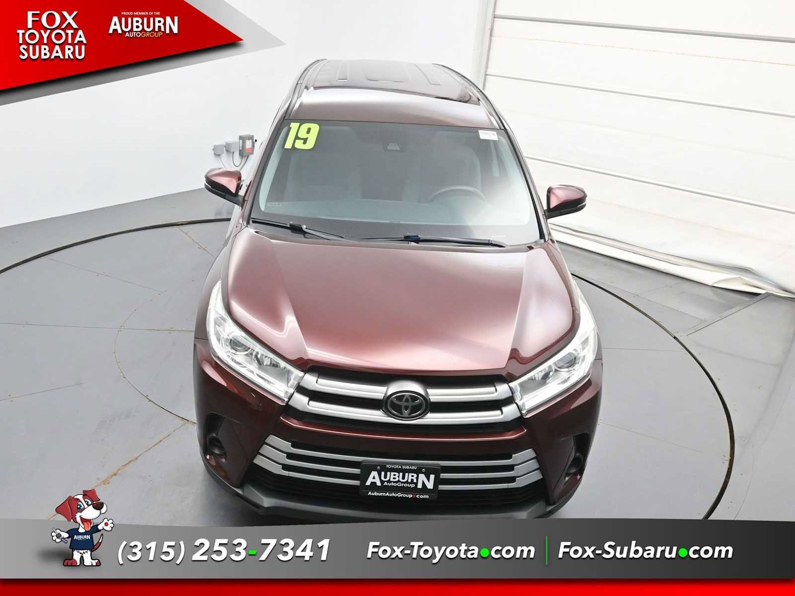 Used 2019 Toyota Highlander LE AWD/4WD image 32