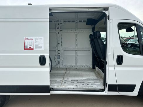 Used 2025 RAM ProMaster 2500 w/ Convenience Group FWD image 22