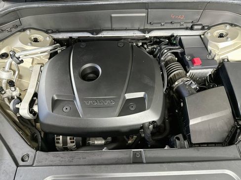 Used 2018 Volvo XC90 T6 Momentum w/ Convenience Package AWD/4WD image 31