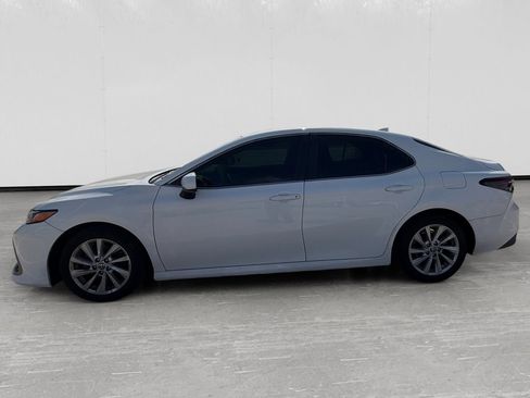 Used 2021 Toyota Camry LE FWD image 2
