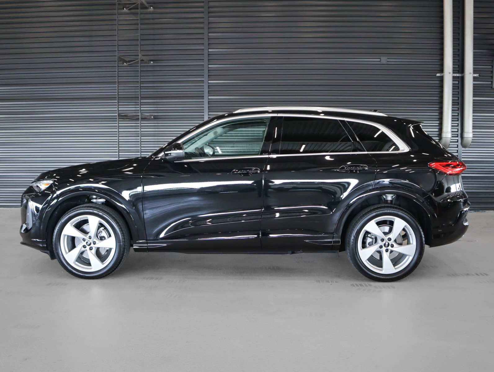 Used 2025 Audi Q5 Premium w/ Premium Plus AWD/4WD image 14