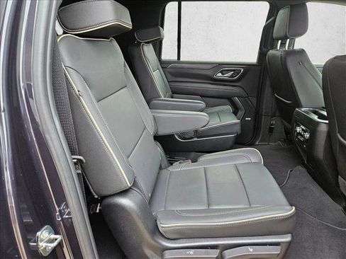 Used 2024 GMC Yukon XL SLT RWD image 18