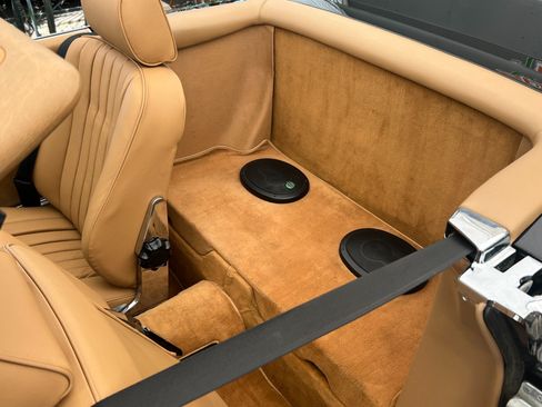 Used 1988 Mercedes-Benz 560 SL image 16