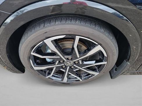 Used 2026 Toyota Prius Plug-In Hybrid w/ Limited Premium Package image 9