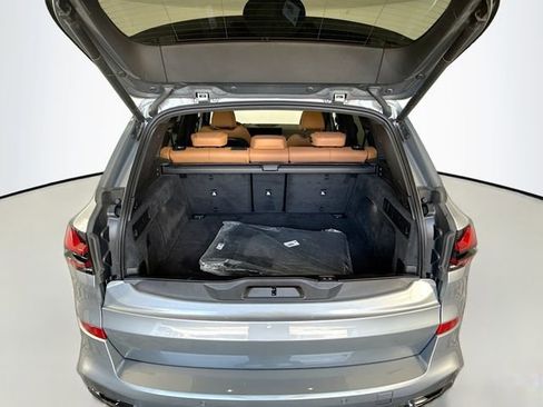 Used 2025 BMW X5 xDrive50e w/ M Sport Package image 26