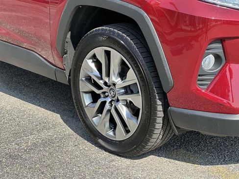 Certified 2020 Toyota RAV4 XLE Premium AWD/4WD image 29