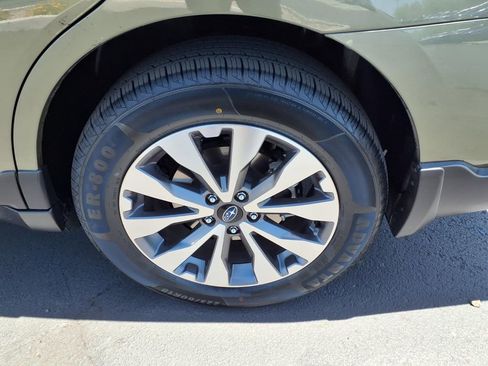 Used 2018 Subaru Outback 3.6R Touring AWD/4WD image 14