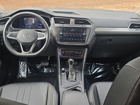 Used 2022 Volkswagen Tiguan SE FWD image 19
