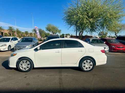 Used 2013 Toyota Corolla LE Special Edition image 4