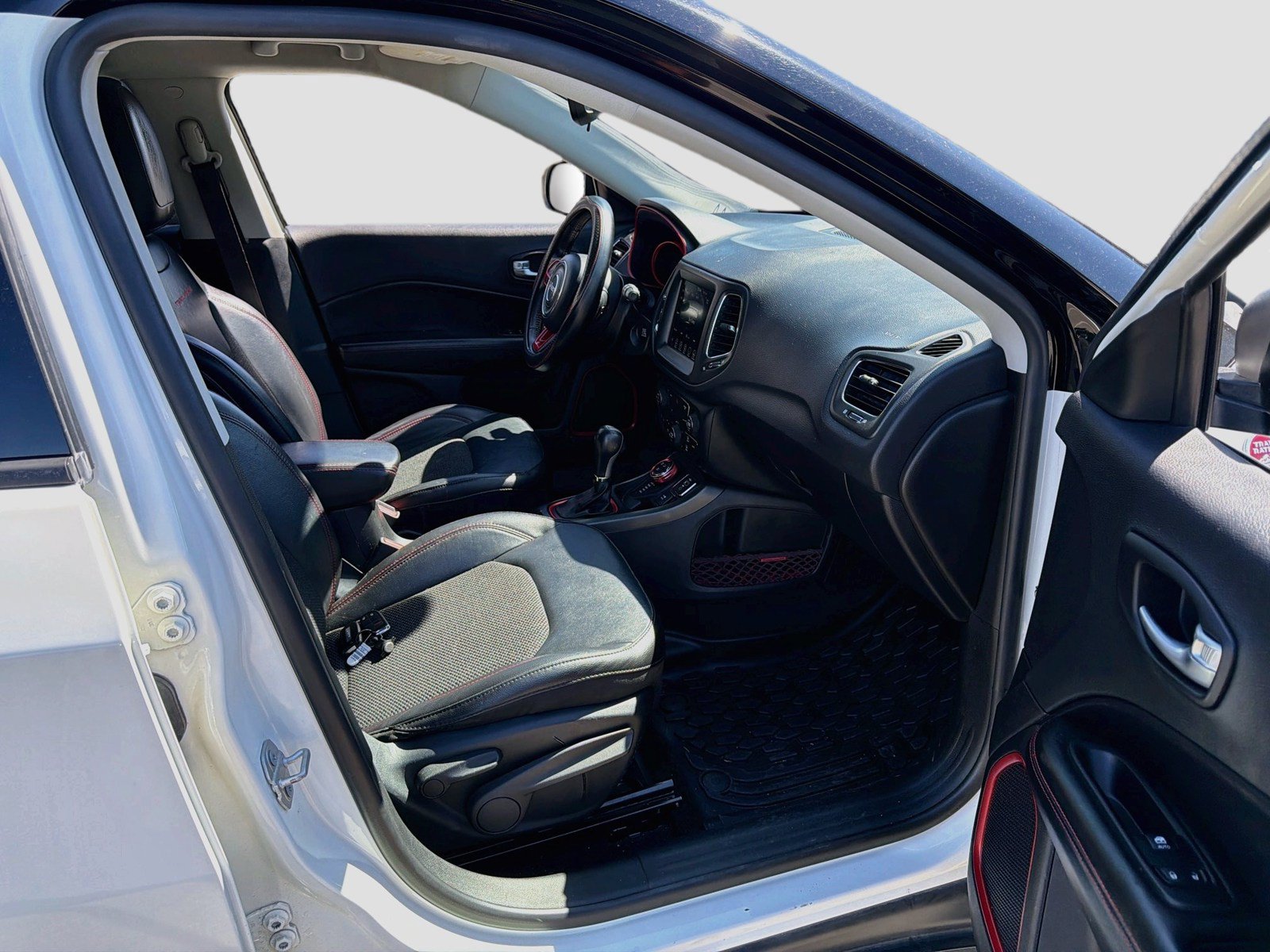 Used 2019 Jeep Compass Trailhawk AWD/4WD image 19
