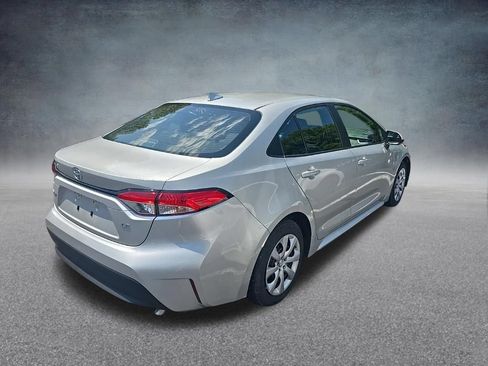 Used 2025 Toyota Corolla LE FWD image 9