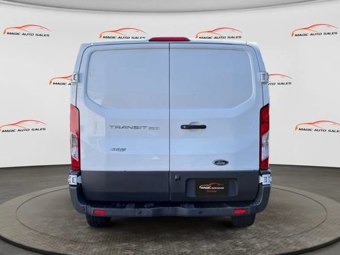 Used 2018 Ford Transit 250 130 Low Roof RWD image 9