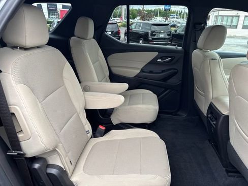Used 2023 Chevrolet Traverse LT w/ LPO, Cargo Package AWD/4WD image 33