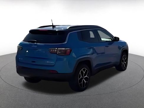 Used 2025 Jeep Compass Limited image 16