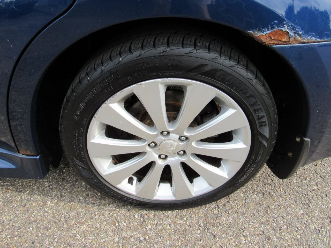 Used 2010 Subaru Legacy 2.5i Limited AWD/4WD image 11