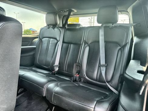 Used 2025 Jeep Wagoneer 4WD image 23