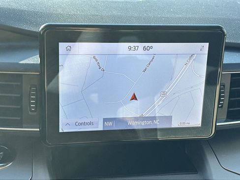 Used 2021 Ford Explorer XLT w/ Equipment Group 202A image 28