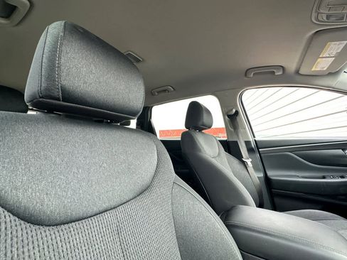 Used 2019 Hyundai Santa Fe SE image 18