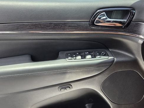 Used 2019 Jeep Grand Cherokee High Altitude AWD/4WD image 19