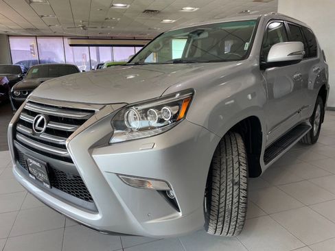 Used 2015 Lexus GX 460 image 3