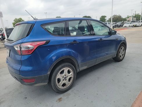 Used 2017 Ford Escape S image 3