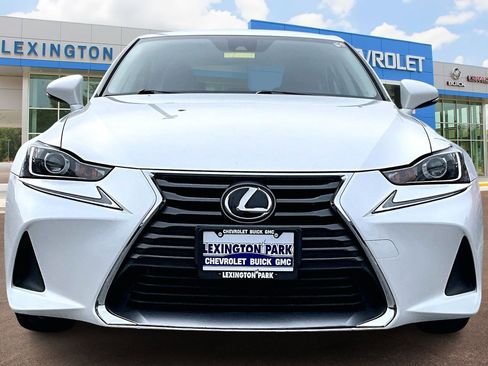 Used 2017 Lexus IS 300 AWD image 3