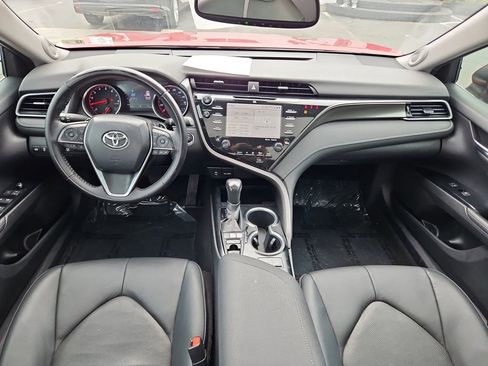 Used 2019 Toyota Camry XSE image 9