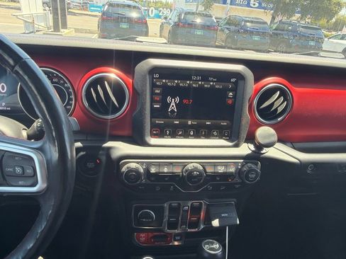 Used 2019 Jeep Wrangler Unlimited Rubicon AWD/4WD image 13
