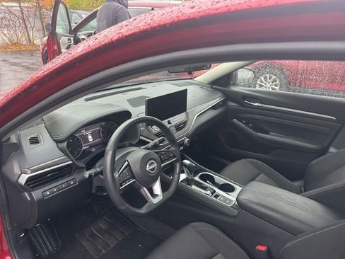 Used 2023 Nissan Altima 2.5 SV w/ SV Premium Package image 9