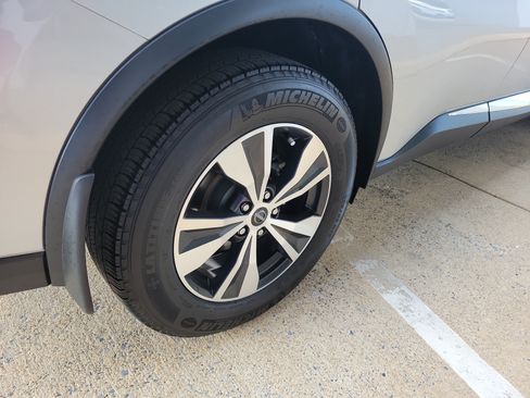 Used 2024 Nissan Murano SV FWD image 26