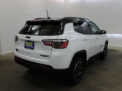 Used 2025 Jeep Compass Trailhawk AWD/4WD image 5