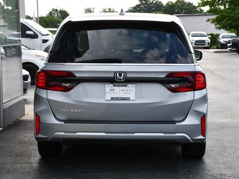 Used 2025 Honda Odyssey EX-L image 8