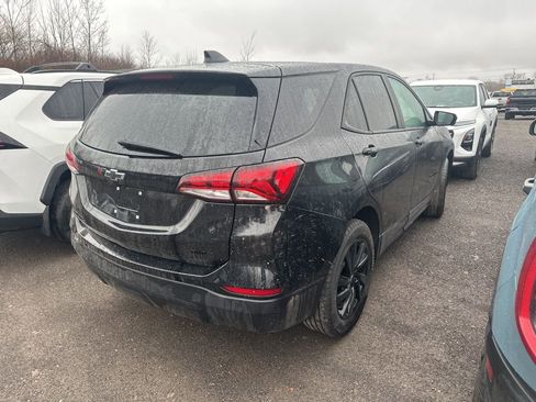 Used 2024 Chevrolet Equinox LS w/ LS Convenience Package image 2