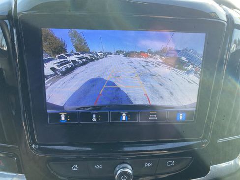 Used 2023 Chevrolet Traverse LT w/ LT Premium Package image 28