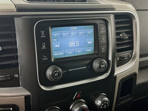 Used 2020 RAM 1500 Classic SLT image 17