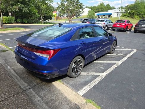 Used 2023 Hyundai Elantra Limited FWD image 3