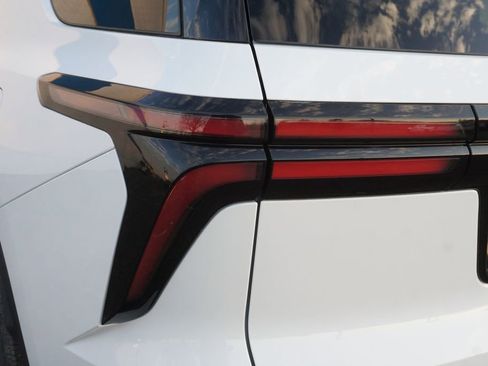 New 2026 Chevrolet Traverse LT FWD image 31