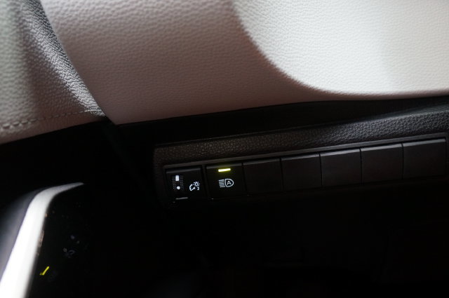 Used 2025 Toyota Corolla XSE FWD image 29