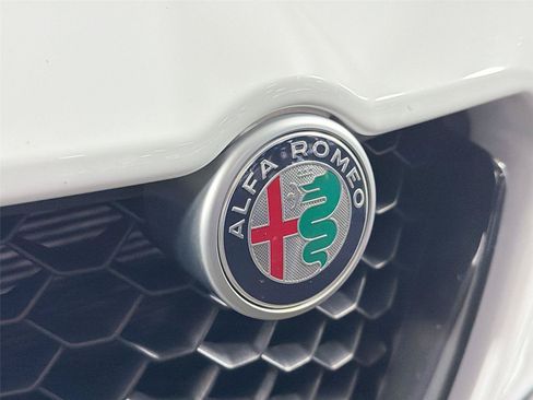 Used 2019 Alfa Romeo Stelvio AWD w/ Nero Edizione image 42