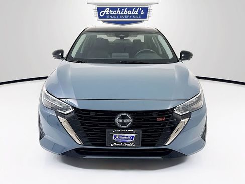 Used 2024 Nissan Sentra SR w/ SR Premium Package FWD image 2
