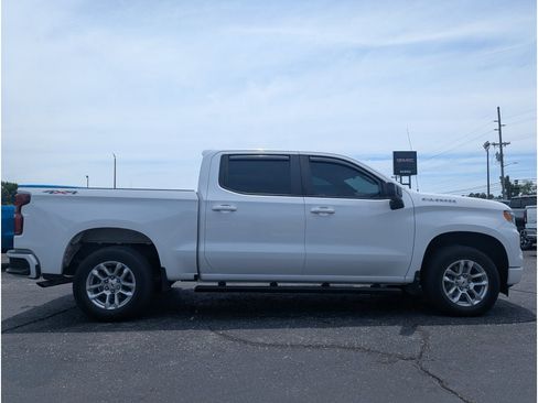 Used 2023 Chevrolet Silverado 1500 RST AWD/4WD image 2